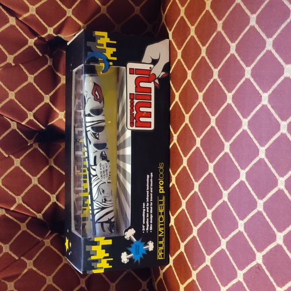 Paul Mitchell Express Mini 3/4" smoothing Iron (Limited Edition - Picture 1 of 6